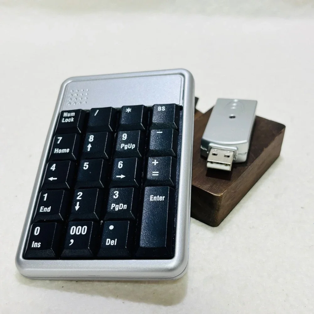 Wireless 19-Key Numeric Keypad Silver USB Receiver Portable Number Pad